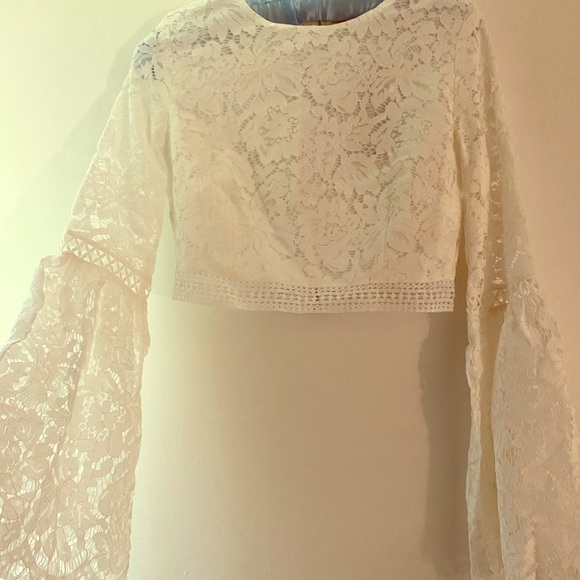 NWT Boohoo Beth Lace Crotchet Flare Sleeve… - Picture 1 of 2